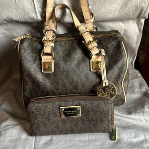 Michael kors brown  purse 👜and matching wallet